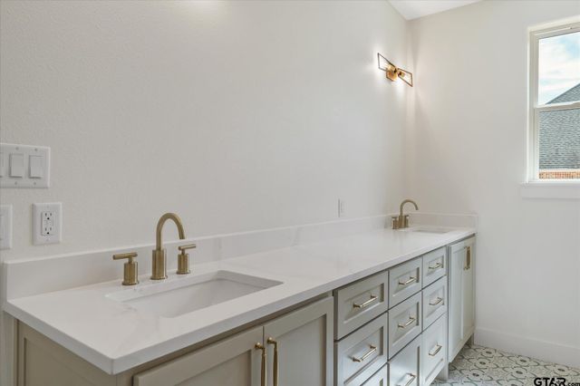 7146 HOLLY SQUARE CT., Tyler, TX 75703