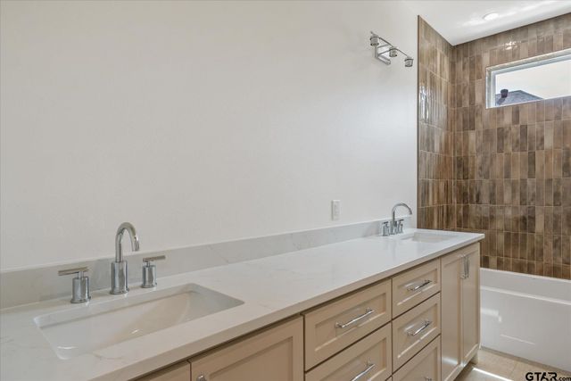 7146 HOLLY SQUARE CT., Tyler, TX 75703