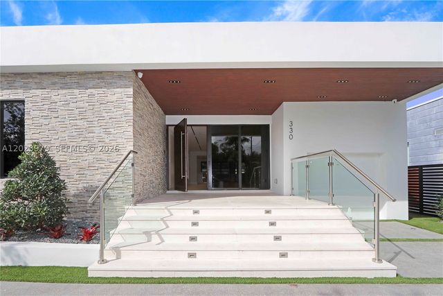 330 SW 19th Rd, Miami, FL 33129