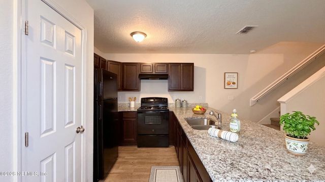 7836 PLAYSCHOOL Lane, Jacksonville, FL 32210