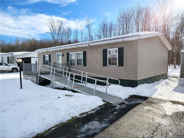 131 Pazdur Boulevard South, Westmoreland, NY 13440