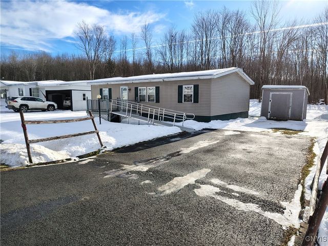 131 Pazdur Boulevard South, Westmoreland, NY 13440