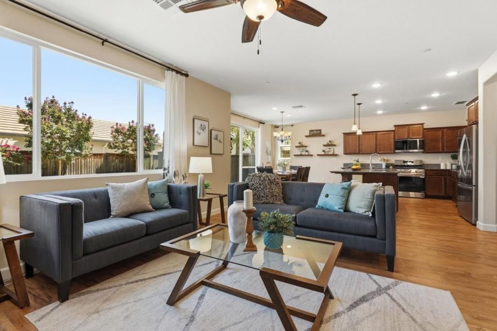 Image 11 of property listing at 7894 Mustard Seed Way, Gilroy, CA 95020