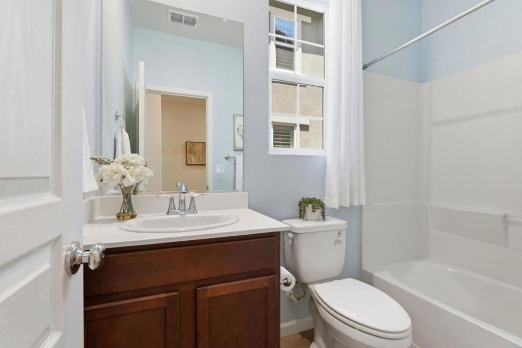 Image 34 of property listing at 7894 Mustard Seed Way, Gilroy, CA 95020
