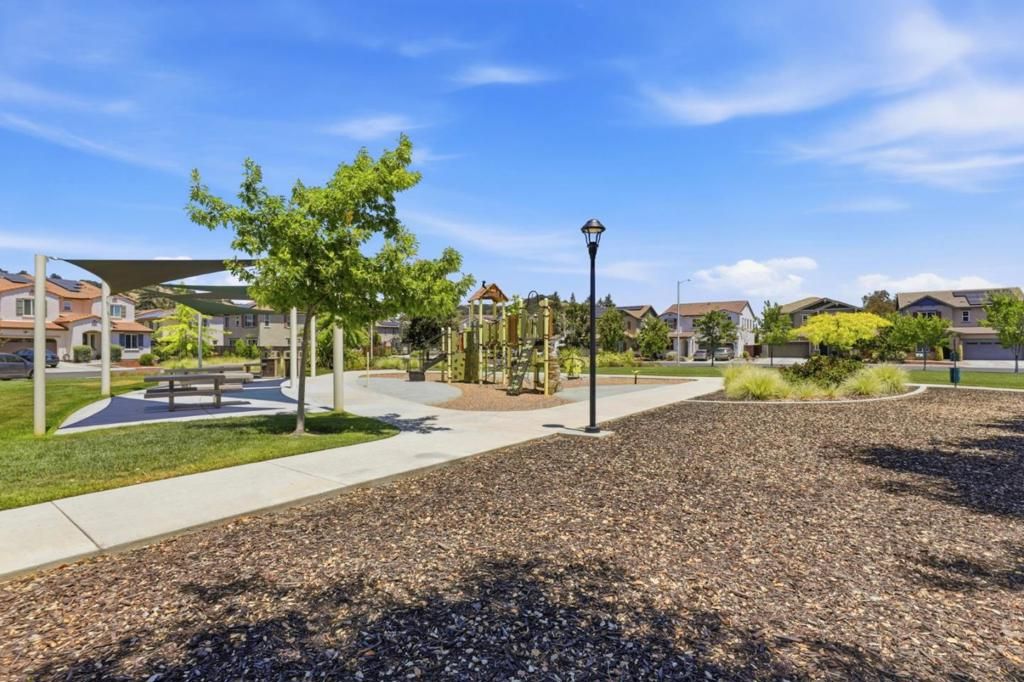 Image 37 of property listing at 7894 Mustard Seed Way, Gilroy, CA 95020