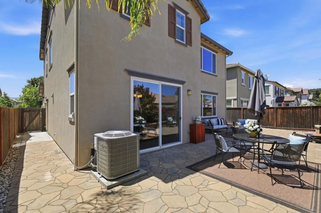 Image 38 of property listing at 7894 Mustard Seed Way, Gilroy, CA 95020