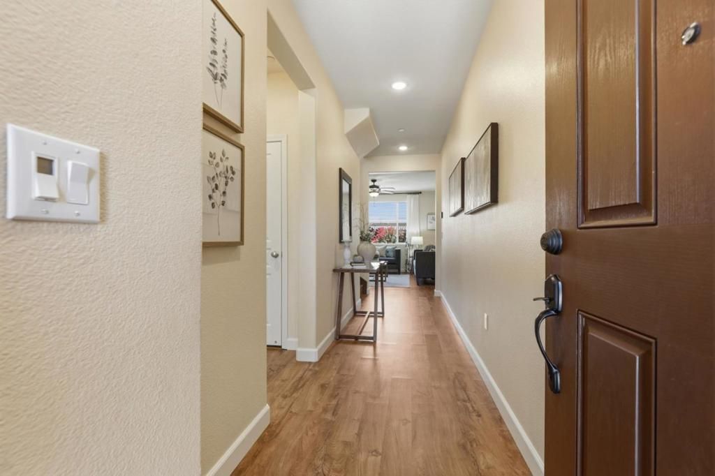 Image 8 of property listing at 7894 Mustard Seed Way, Gilroy, CA 95020