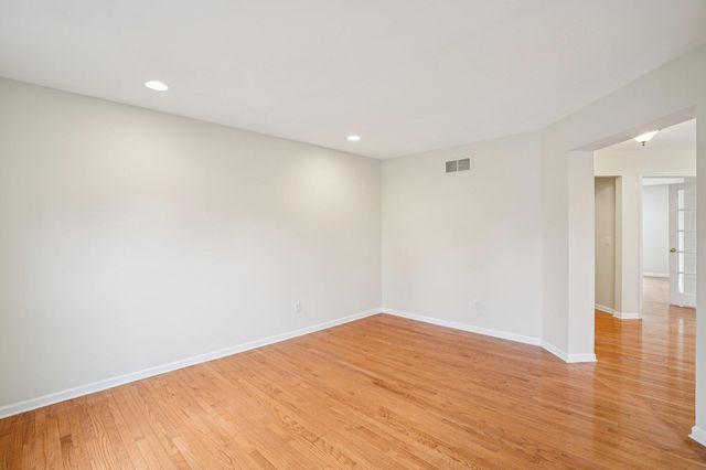 41038 Scarborough Lane, Novi City, MI 48375