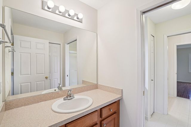 41038 Scarborough Lane, Novi City, MI 48375