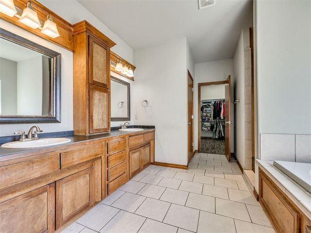 5329 Starling Way, Oklahoma City, OK 73179