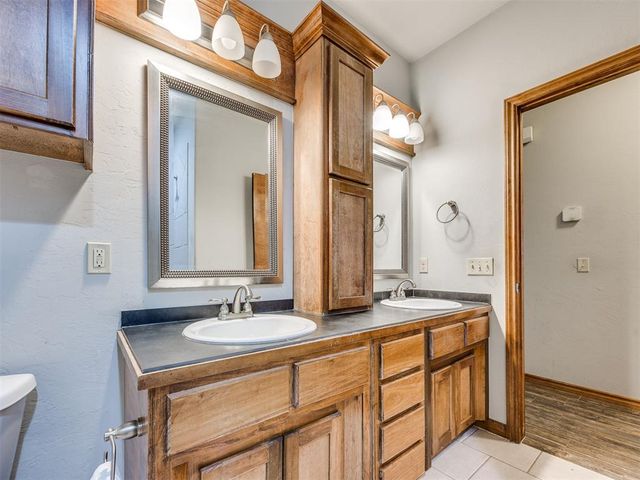 5329 Starling Way, Oklahoma City, OK 73179