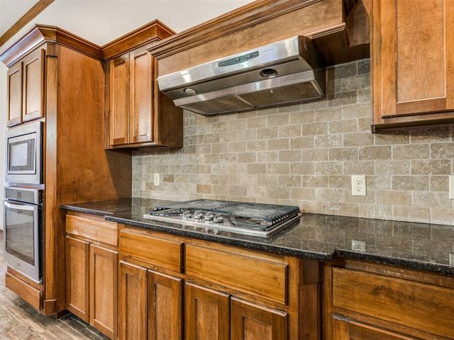 5329 Starling Way, Oklahoma City, OK 73179