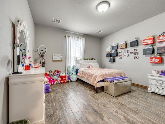 5329 Starling Way, Oklahoma City, OK 73179