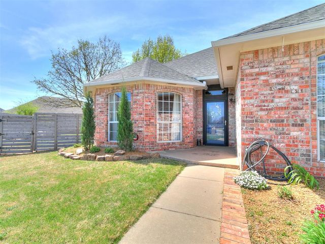 8824 NW 116th Street, Oklahoma City, OK 73162