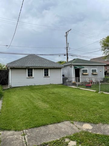 3248 N Richmond Street, Chicago, IL 60618