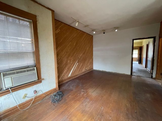 3248 N Richmond Street, Chicago, IL 60618