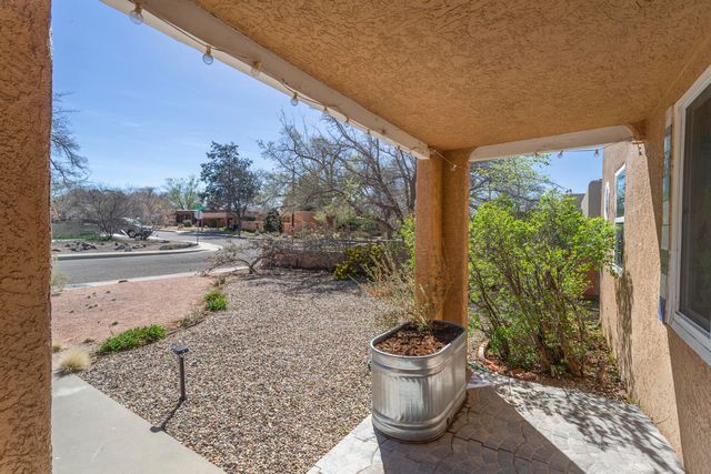 1109 Lafayette Drive NE, Albuquerque, NM 87106