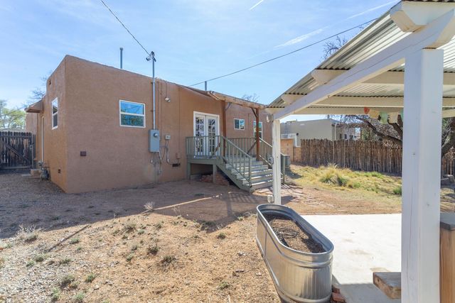 1109 Lafayette Drive NE, Albuquerque, NM 87106