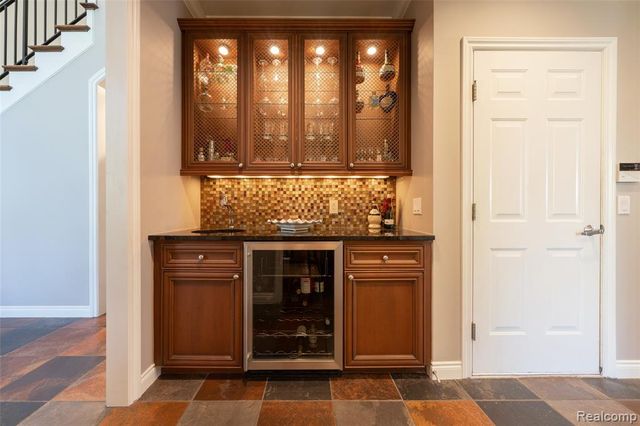 4502 Forest Edge Lane, West Bloomfield, MI 48323