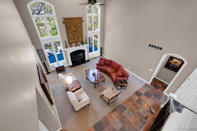 4502 Forest Edge Lane, West Bloomfield, MI 48323