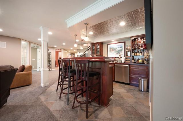 4502 Forest Edge Lane, West Bloomfield, MI 48323