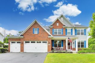 823 Heatherfield Circle, Naperville, IL 60565
