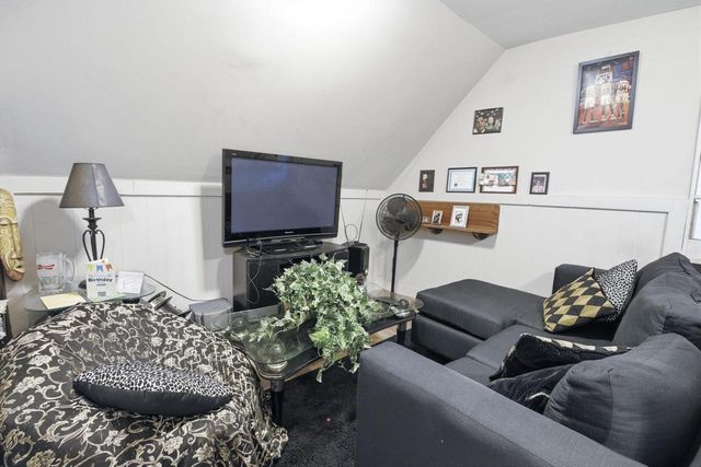 3630 E Barnard AVENUE, Cudahy, WI 53110