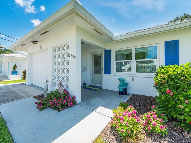 9259 142ND STREET, Seminole, FL 33776