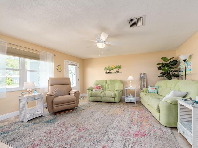 9259 142ND STREET, Seminole, FL 33776