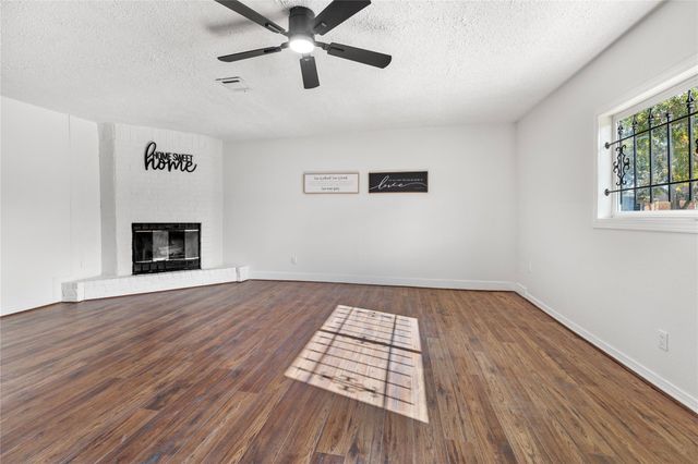 10027 Valley Sun Drive, Houston, TX 77078