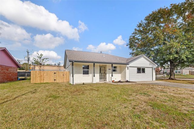 10027 Valley Sun Drive, Houston, TX 77078