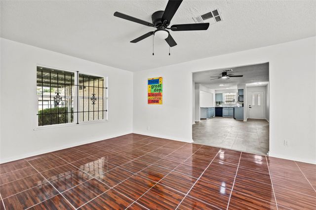 10027 Valley Sun Drive, Houston, TX 77078