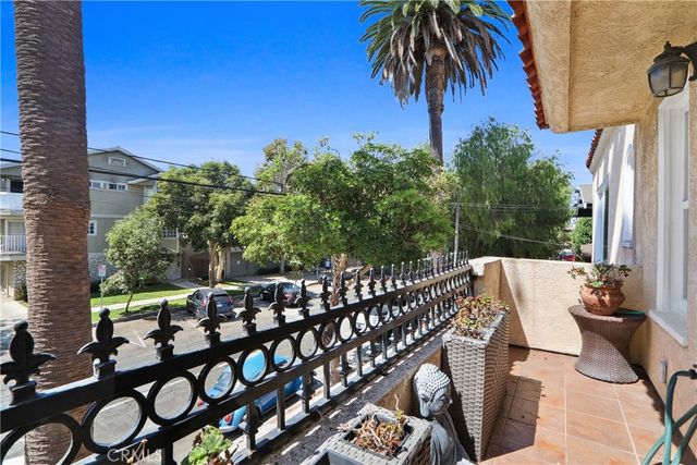 1131 E 2nd, Long Beach, CA 90802
