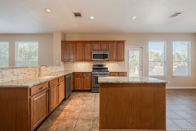 9546 Haviland Ct, San Antonio, TX 78251