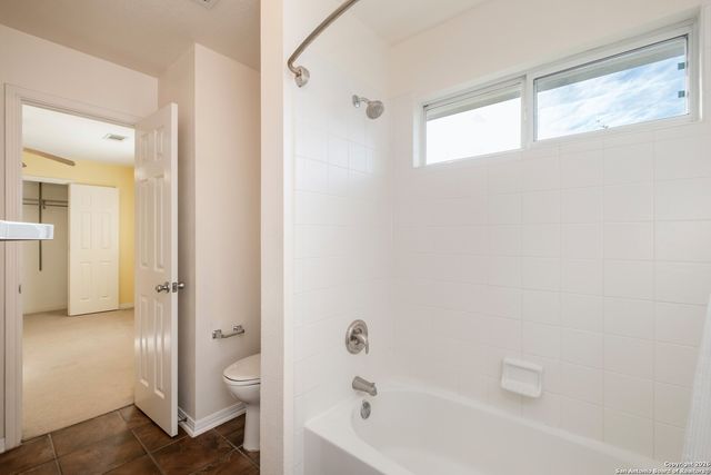 9546 Haviland Ct, San Antonio, TX 78251