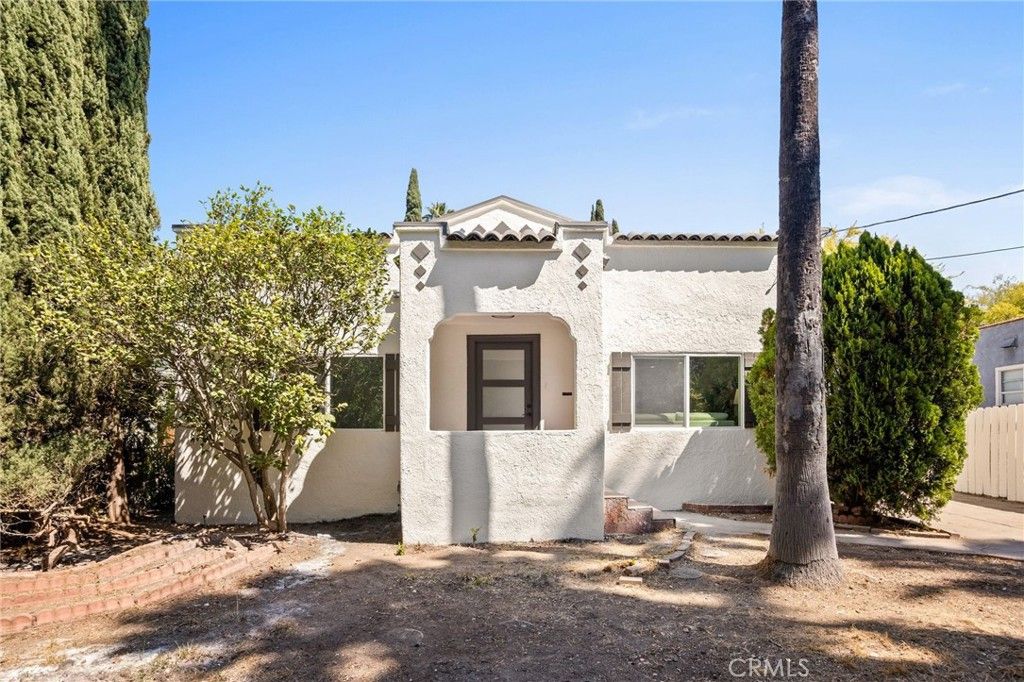 1379 E Elizabeth Street, Pasadena, CA 91104 — exterior