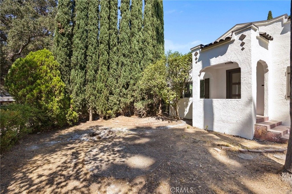 1379 E Elizabeth Street, Pasadena, CA 91104 — photo 2