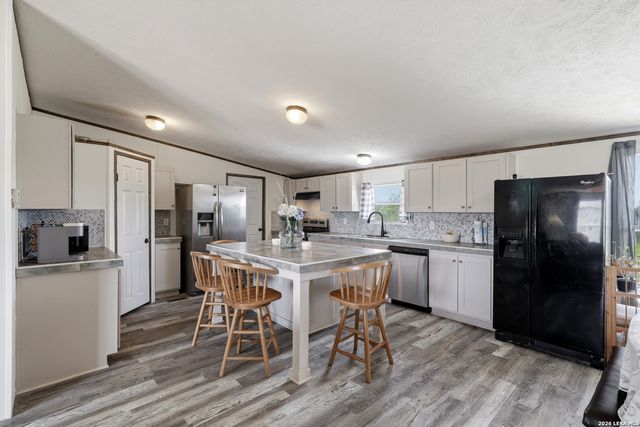 107 Frontier Way, Seguin, TX 78155