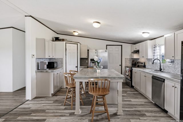 107 Frontier Way, Seguin, TX 78155