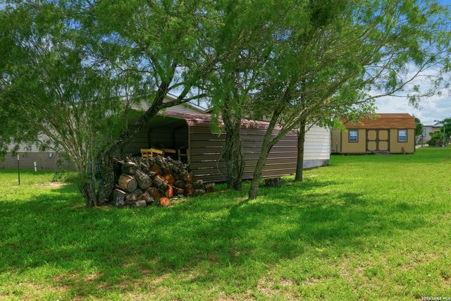107 Frontier Way, Seguin, TX 78155