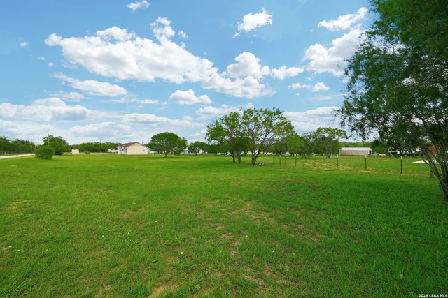 107 Frontier Way, Seguin, TX 78155