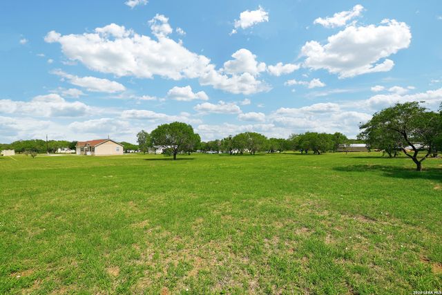 107 Frontier Way, Seguin, TX 78155