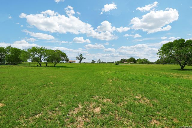 107 Frontier Way, Seguin, TX 78155