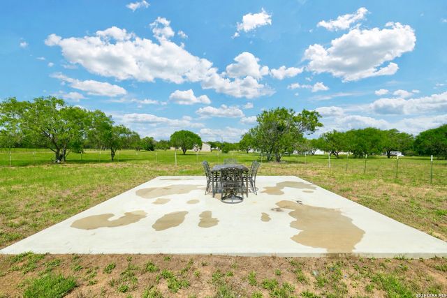 107 Frontier Way, Seguin, TX 78155