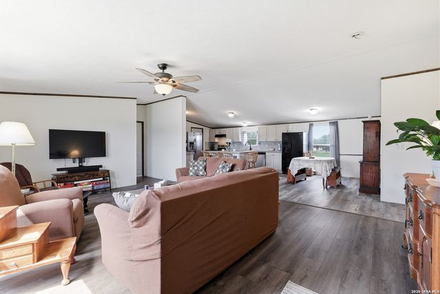 107 Frontier Way, Seguin, TX 78155