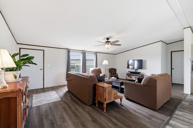 107 Frontier Way, Seguin, TX 78155