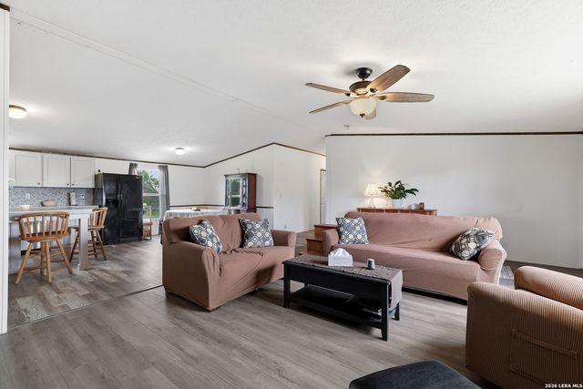 107 Frontier Way, Seguin, TX 78155