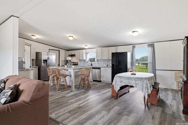 107 Frontier Way, Seguin, TX 78155