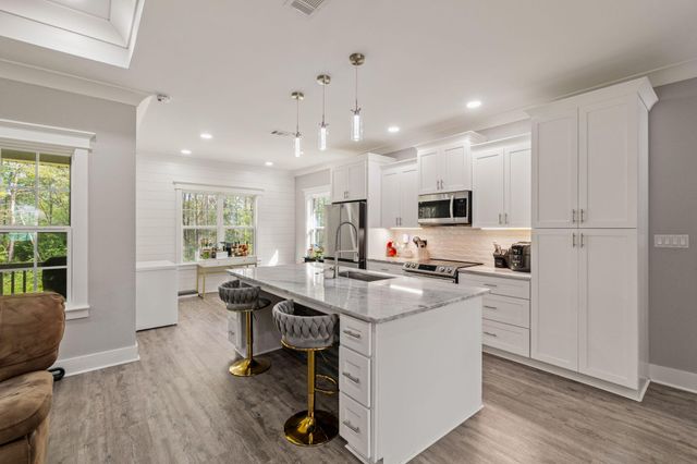 23 E Chapel Hill Blvd., Hattiesburg, MS 39402