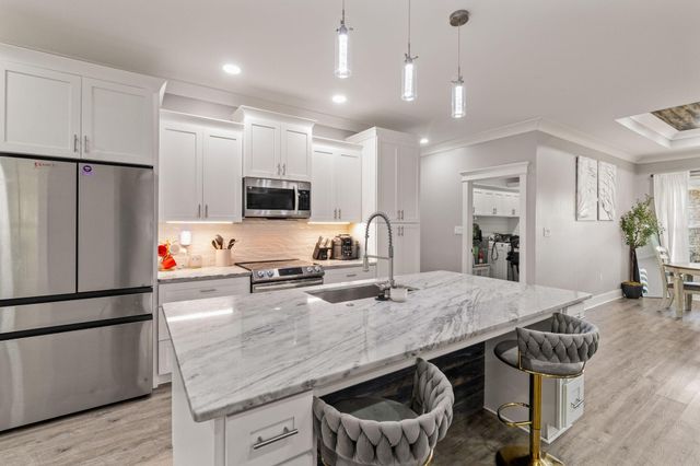 23 E Chapel Hill Blvd., Hattiesburg, MS 39402